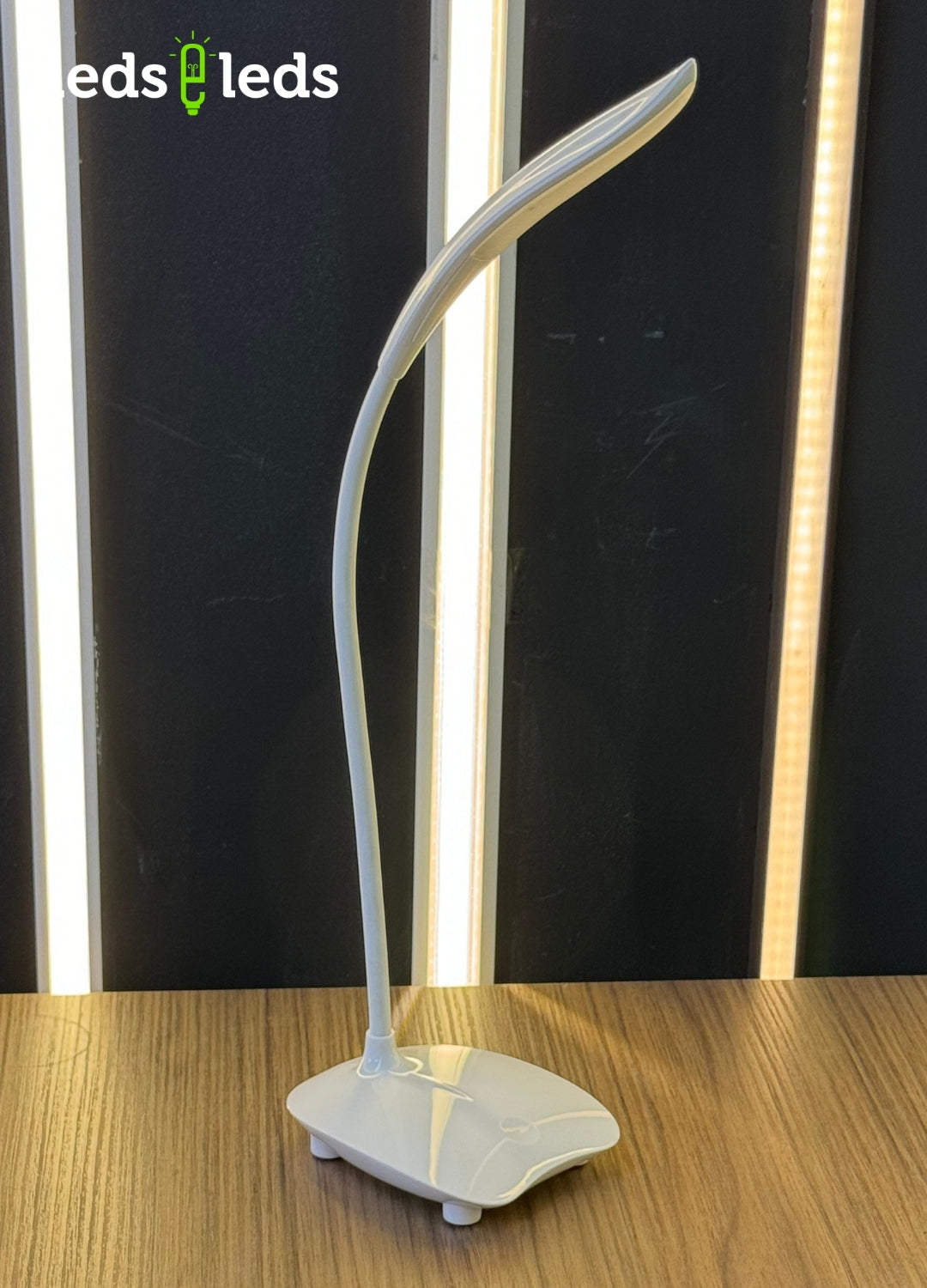 Luminária de Mesa com Botão Touch